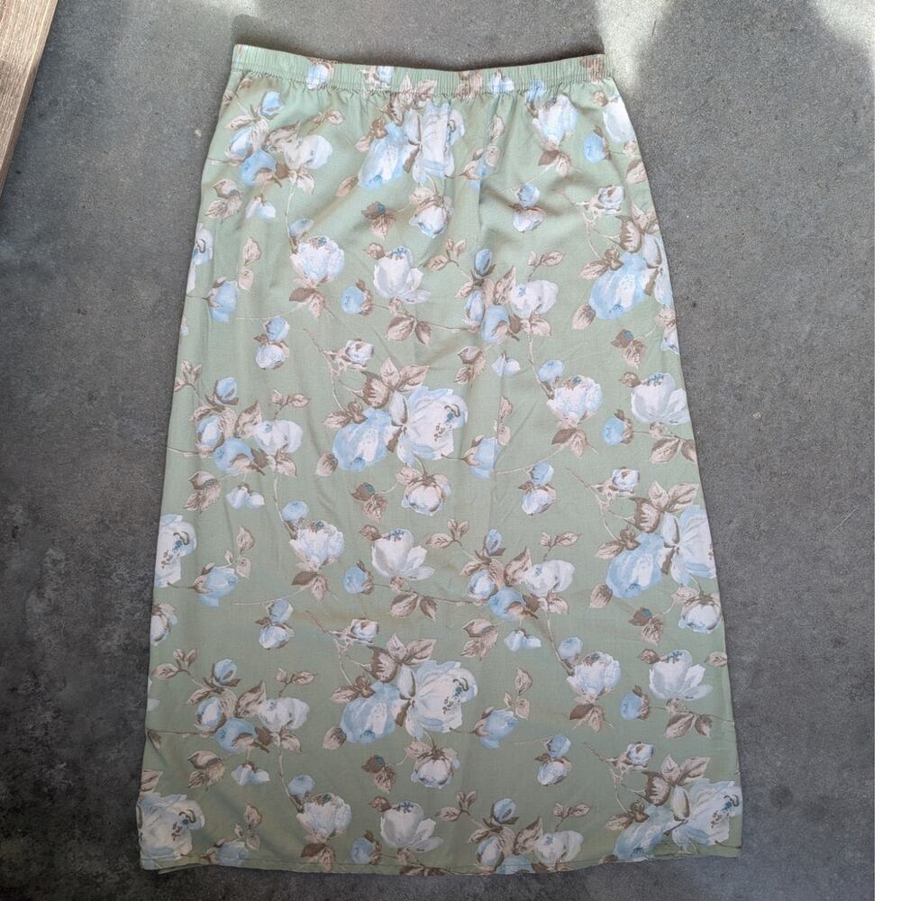 220 Hickory Vintage Floral Skirt Size Large Made in USA Sage 100% Rayon 90s Rare